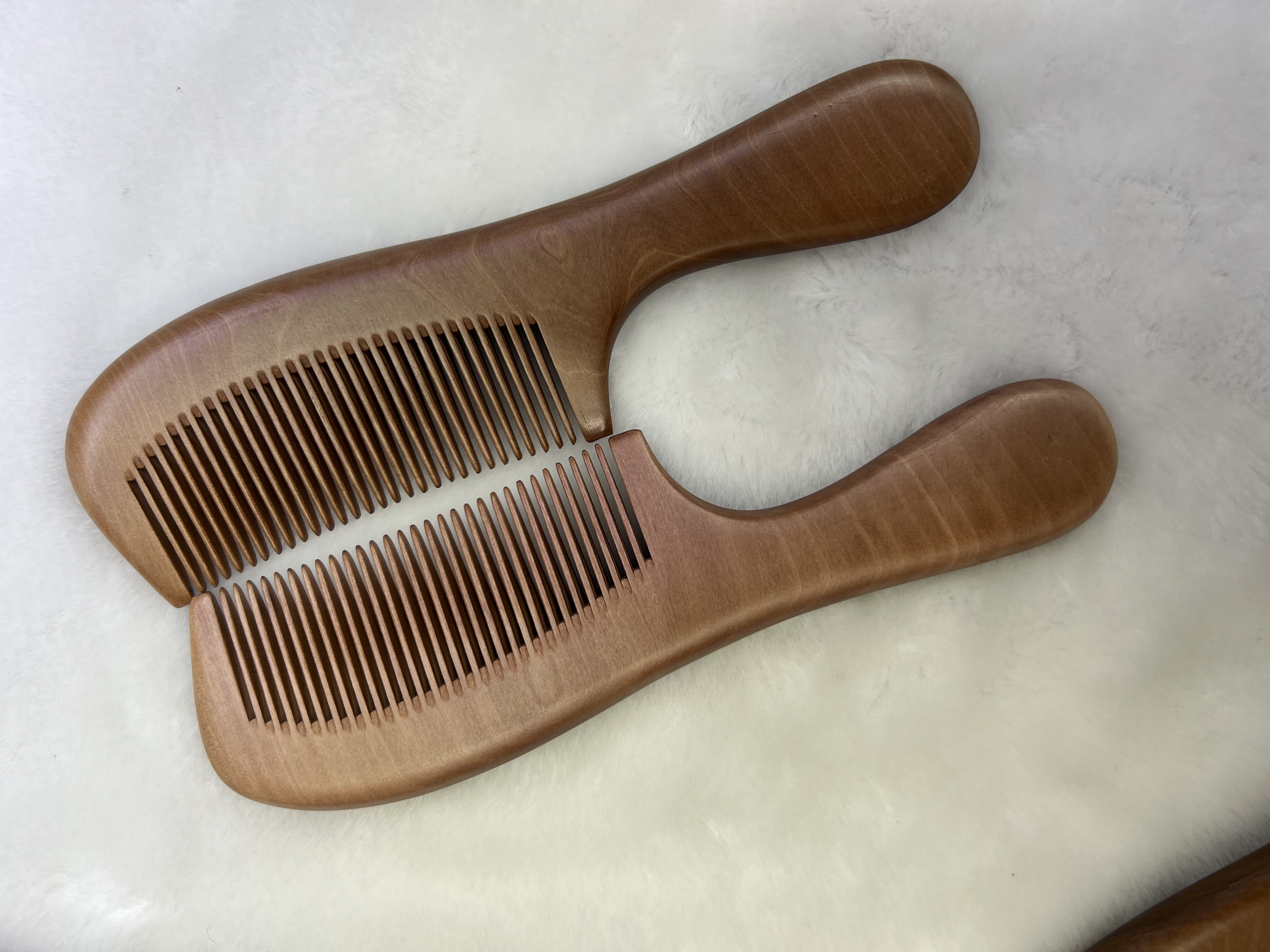 Factory direct sales of natural wood combs, high-quality nanmu combs with handles and fine teeth, household gift combs detail image 7