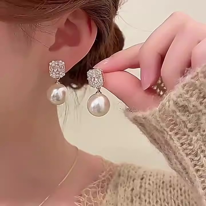 Long earrings and earrings for elegant ladies, Korean-style fringed stud earrings, fashionable accessories for ladies, simple and elegant earrings for women, long style detail image 5