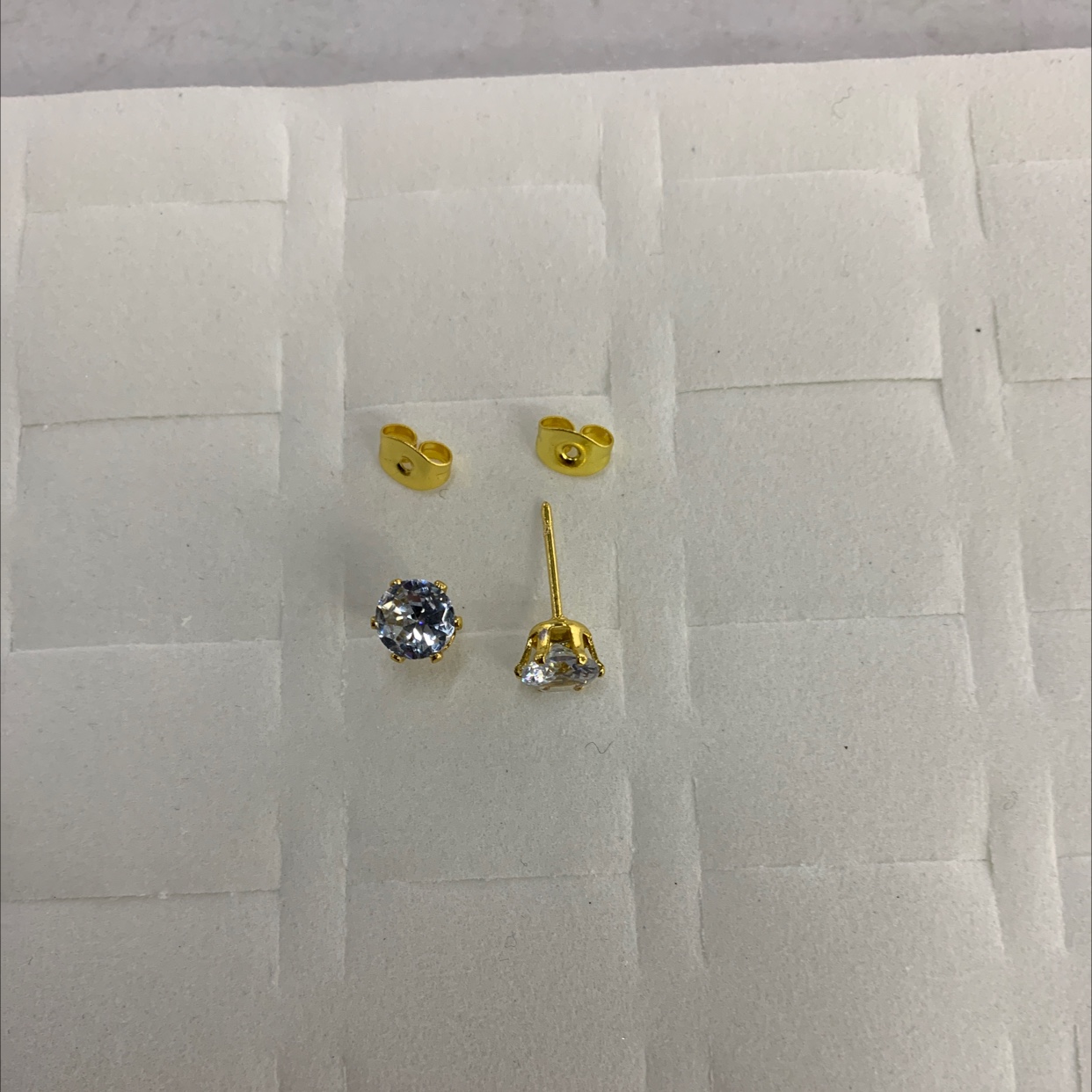 程洁不锈钢材质饰品批发时尚潮流休闲气质高雅个性十足修身韩版不锈钢耳钉产品图