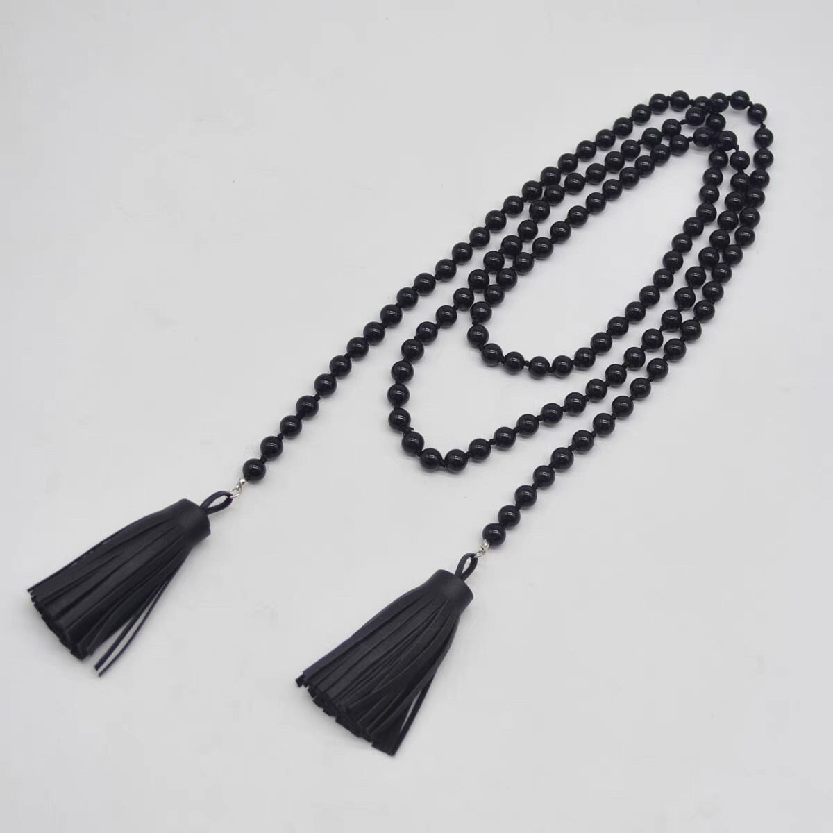 Black pearl long necklace, leather tassels, retro Chinese style, multiple ways to wear, multi-layer collarbone chain, sweater chain, neck chain, accessories Specification image