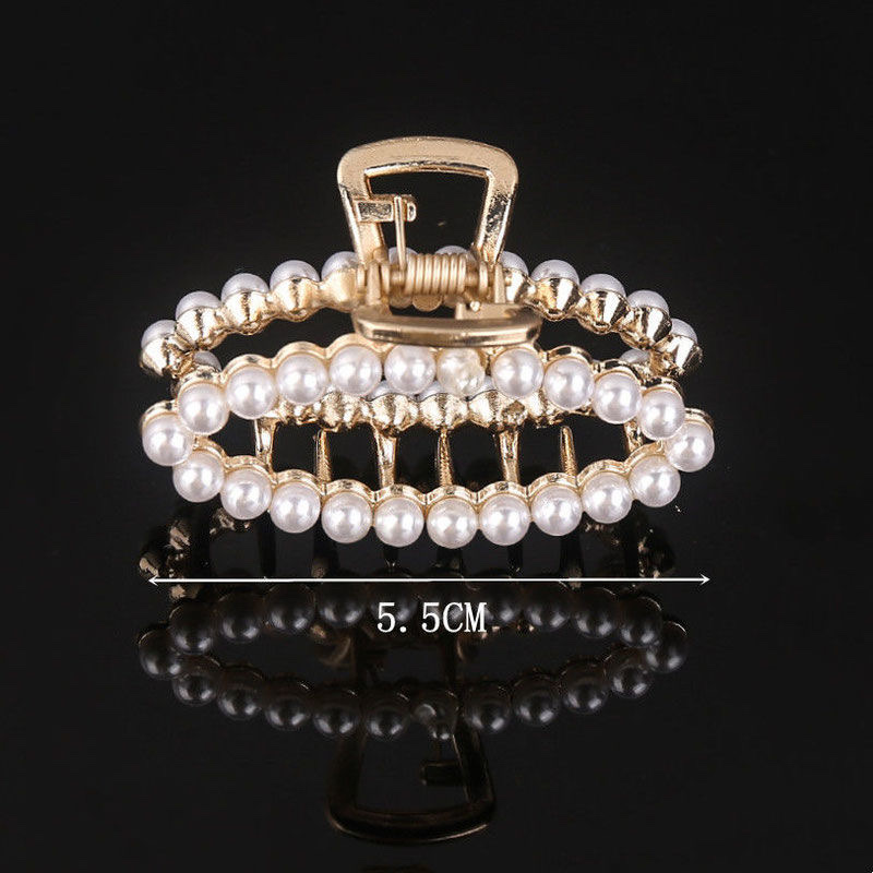 Korean version Jinju top hair clip, alloy electroplated back head clamp, simple and fashionable women's versatile hair and lazy person's hair clamp headwear Application Scenario