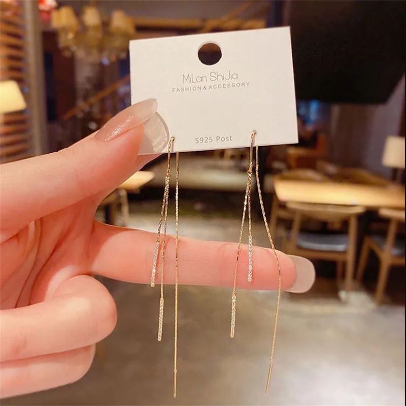 2023年新款潮网红款耳线女超仙高级感气质女神范长款耳环圆脸显瘦