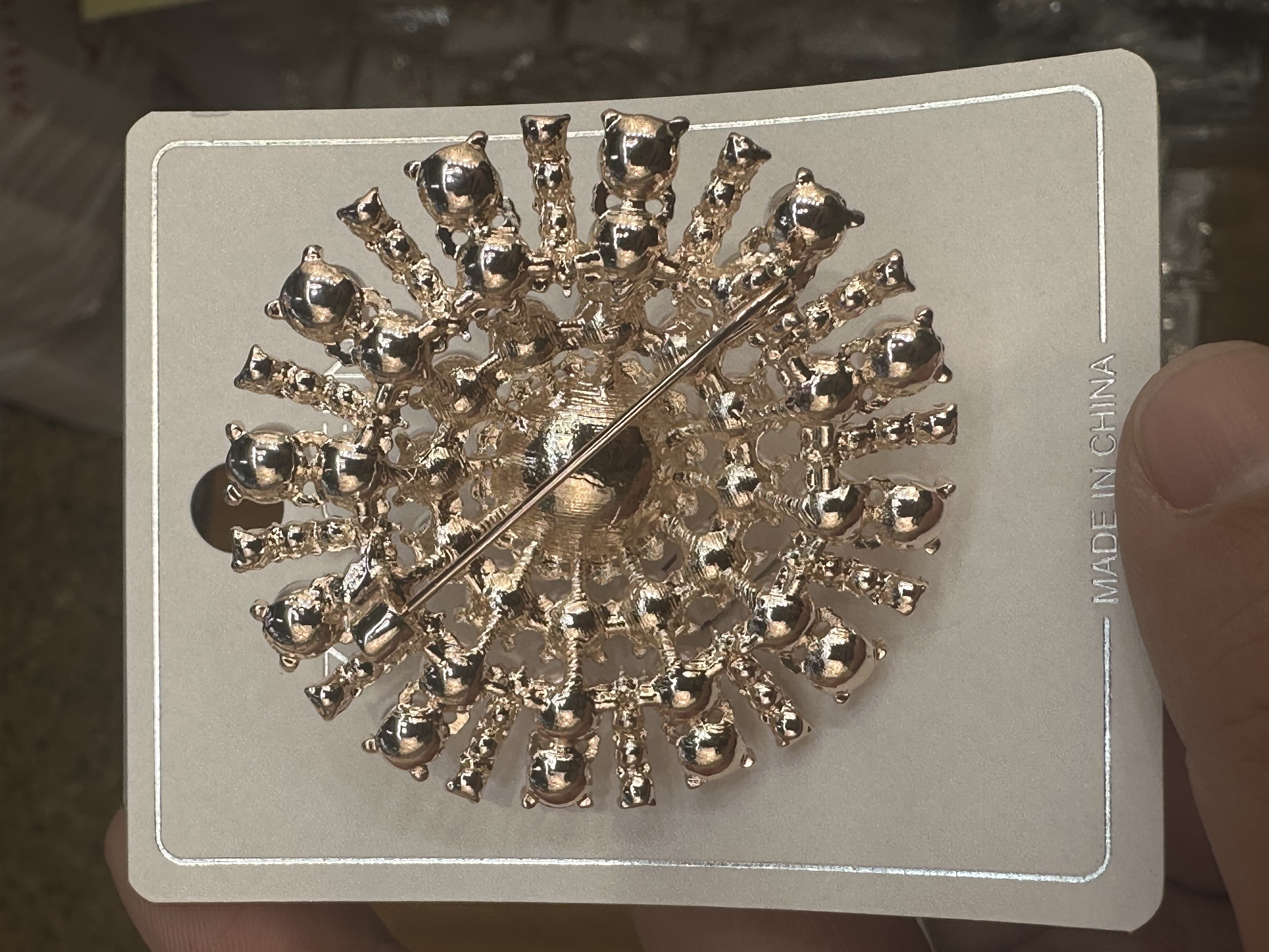 National trend series pearl brooches, round floral brooches, women's fashion clothing accessories, coat ornaments, unique design, exquisite brooches, gifts, high-end, elegant and versatile detail image 2