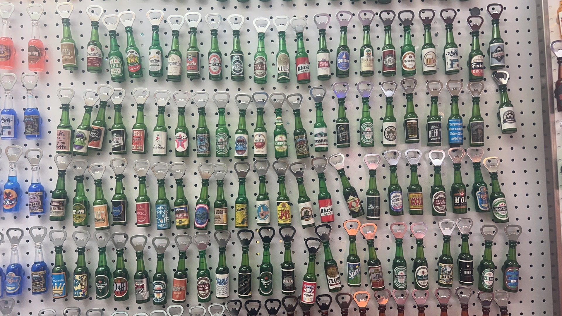 萌粒品牌儿童玩具车载摆件 树脂冰箱贴创意卡通造型安全无毒环保车内装饰品商标开瓶器细节图