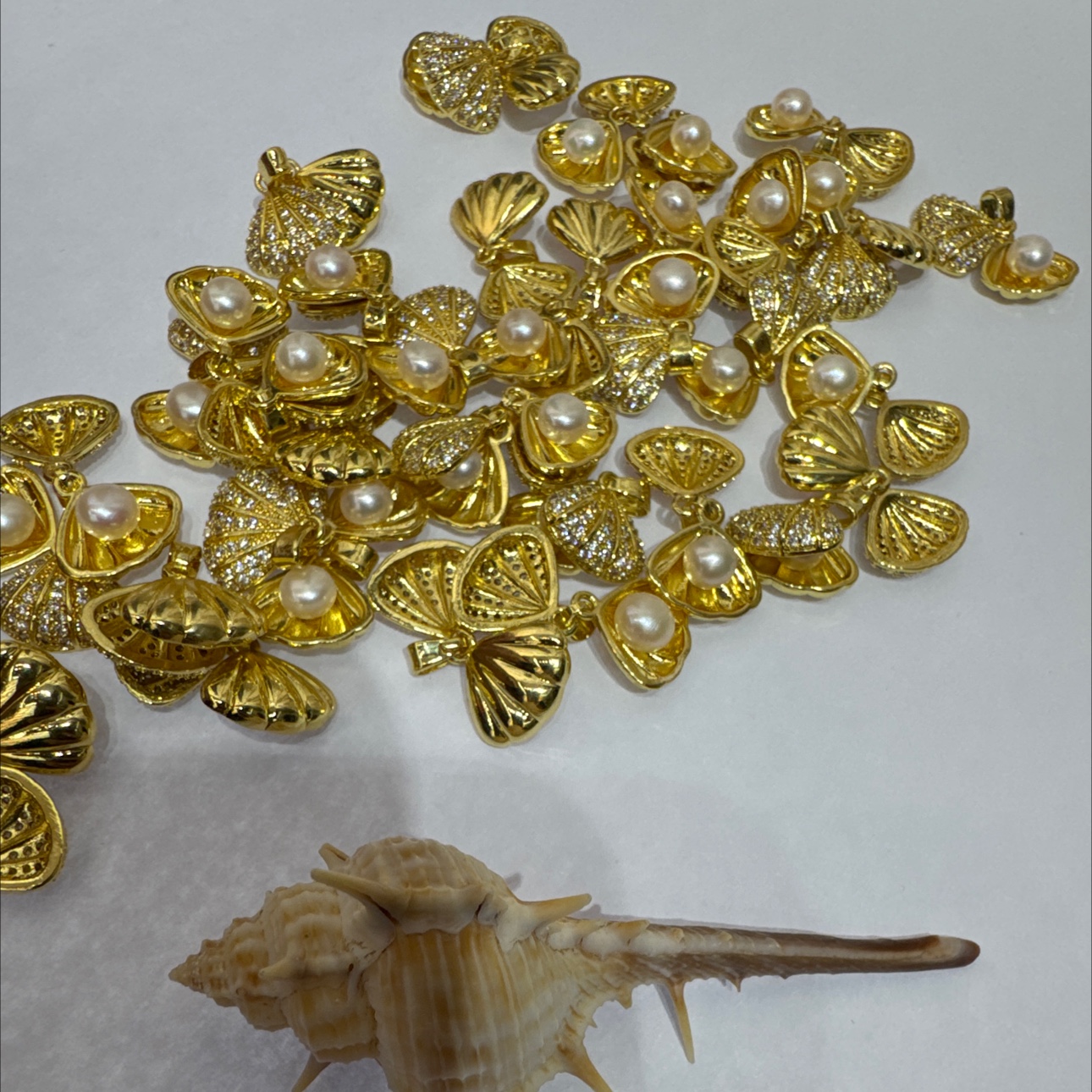 淡水珍珠链铜饰贝壳小吊坠饰品，微镶，非凡气质、美观落落大方，瞬间小仙女，仙气飘飘详情图2