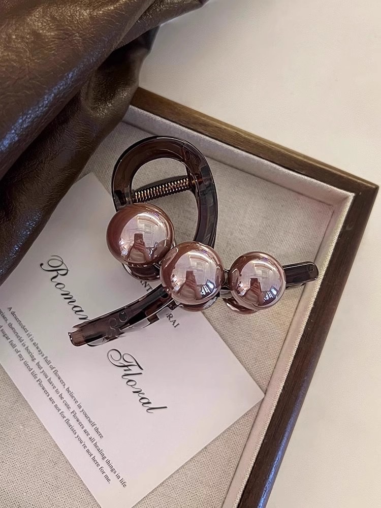 Korean pompom low-volume hairpin shark hairpin for women's back head 2025 new style high-end ladies' premium detail image 2