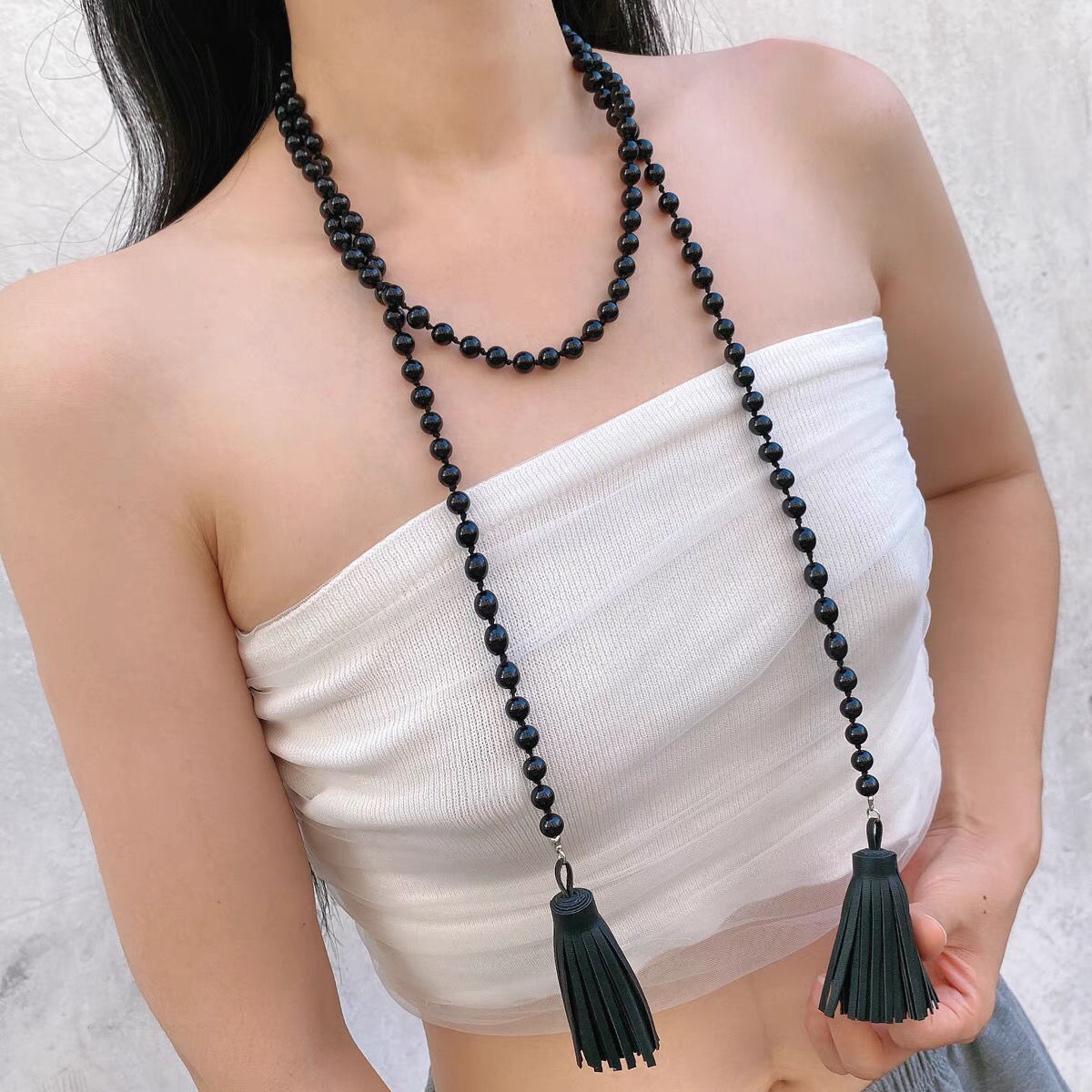 Black pearl long necklace, leather tassels, retro Chinese style, multiple ways to wear, multi-layer collarbone chain, sweater chain, neck chain, accessories Item Picture