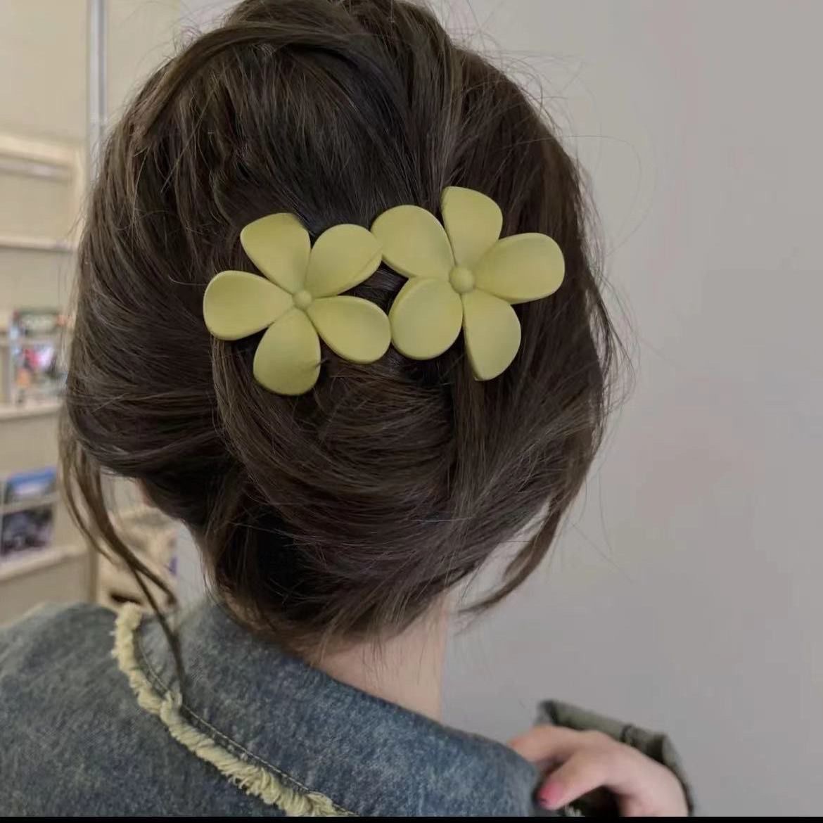 时尚花朵夹子头饰女春夏发夹外出百搭后脑勺盘发大号鸭嘴夹发卡子头饰头绳天意饰品地摊抓夹产品图