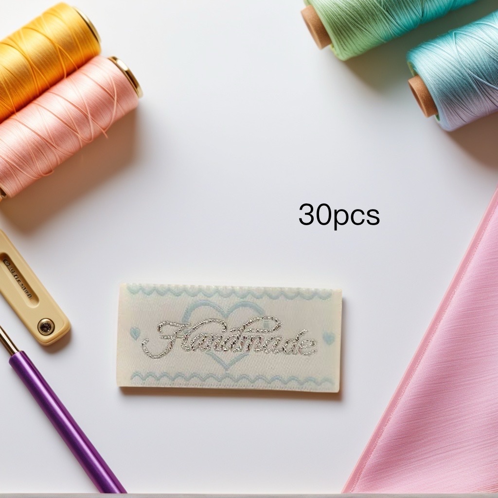 Blue heart, gold and silver thread, fabric label, creative English cartoon woven label, clothing, hat, pants, fabric label combination, clothing accessories, trademark, printing, clothing combination details Picture
