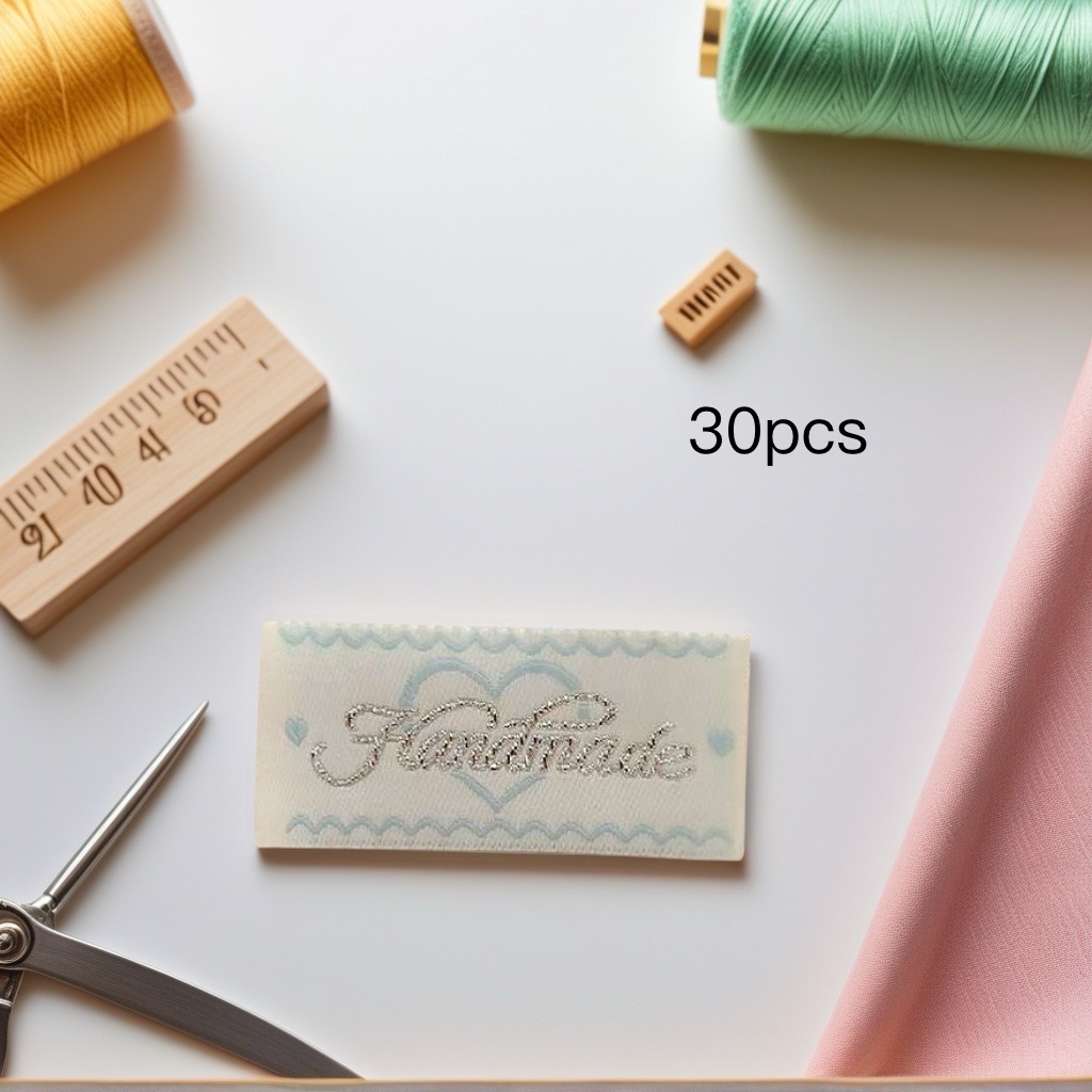 Blue heart, gold and silver thread, fabric label, creative English cartoon woven label, clothing, hat, pants, fabric label combination, clothing accessories, trademark, printing, clothing combination Application Scenario