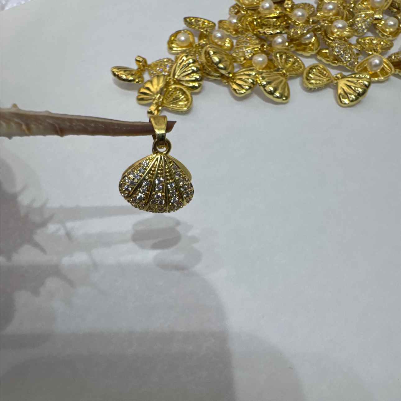 淡水珍珠链铜饰贝壳小吊坠饰品，微镶，非凡气质、美观落落大方，瞬间小仙女，仙气飘飘详情图3