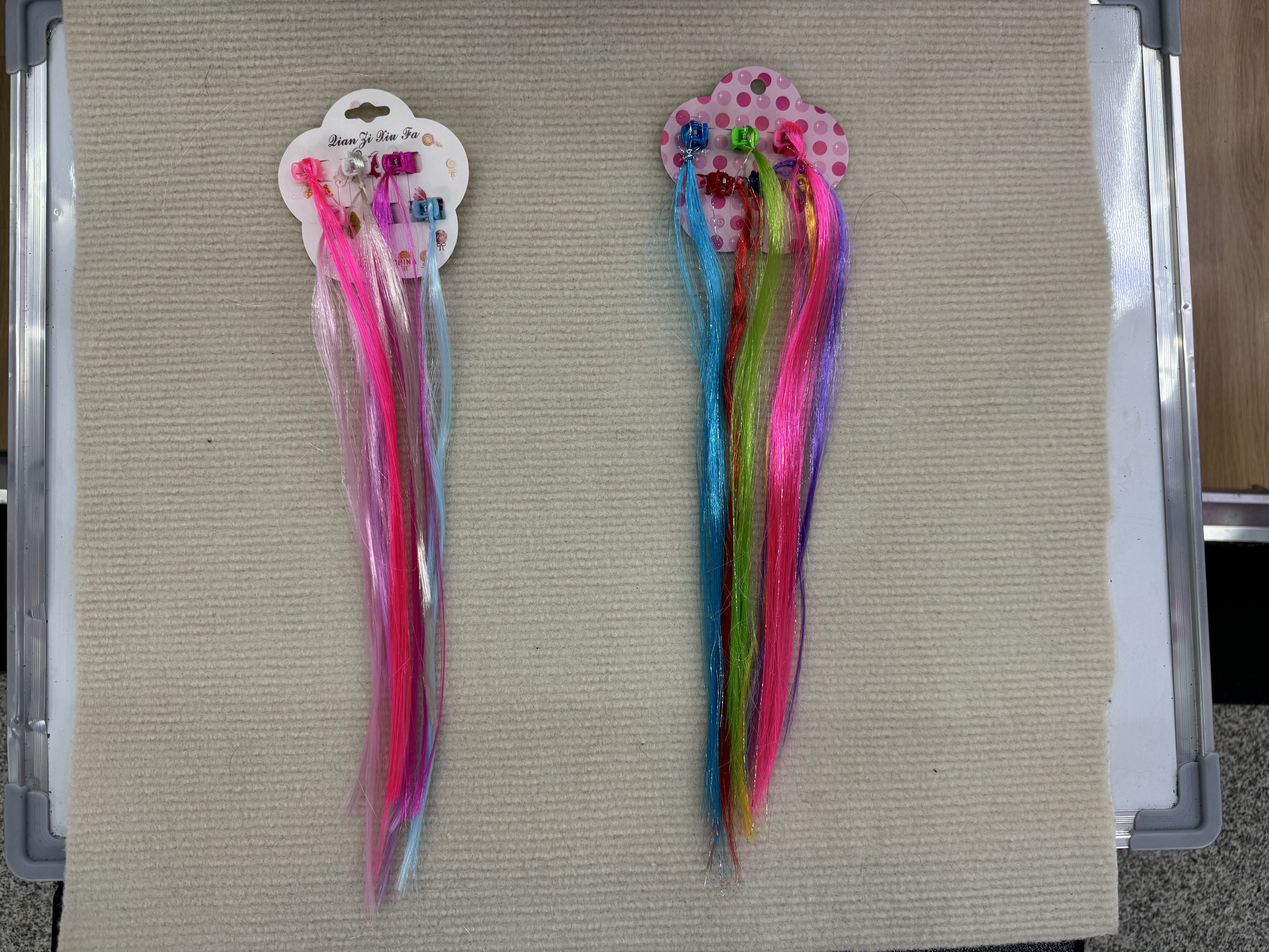 Extensiones de pelo para niños con clips de pelo, extensiones de pelo neon clips para el juego de rol escuela show party Specification image