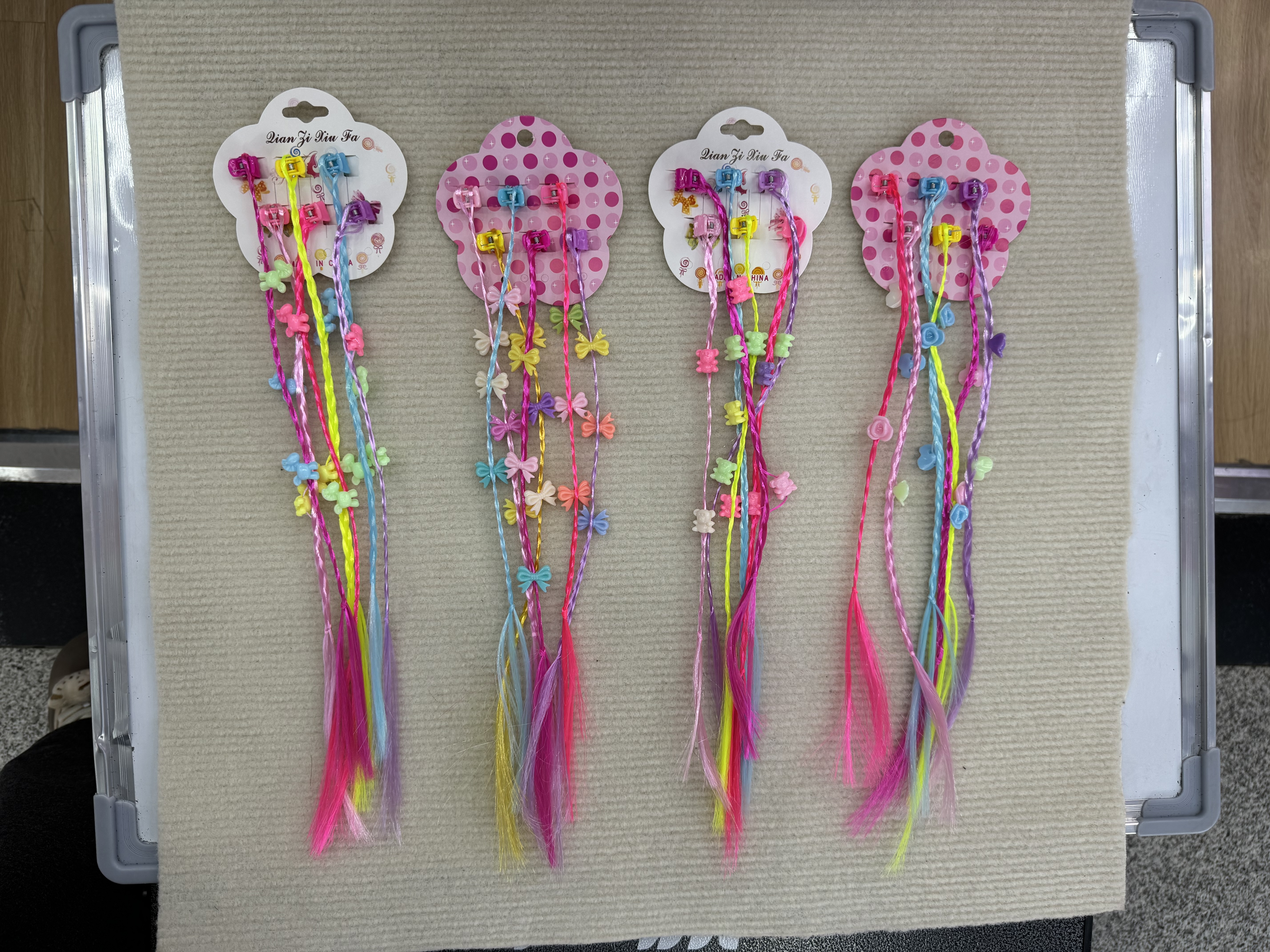 Extensiones de pelo para niños con clips de pelo, extensiones de pelo neon clips para el juego de rol escuela show party details Picture