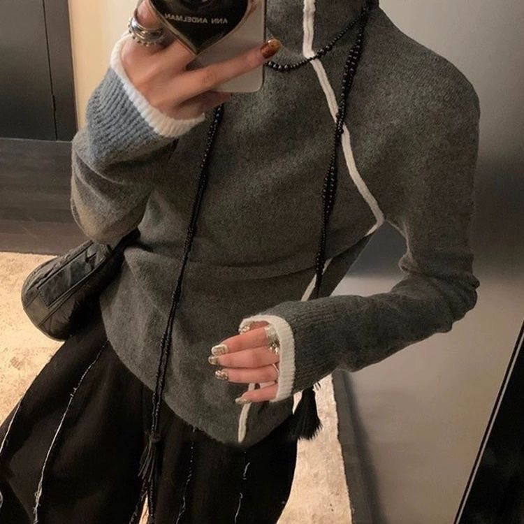 A long black beaded tassel necklace of the same style as Ouyang's, a new Chinese-style small xiang autumn and winter sweater chain neck, as an accessory detail image 3