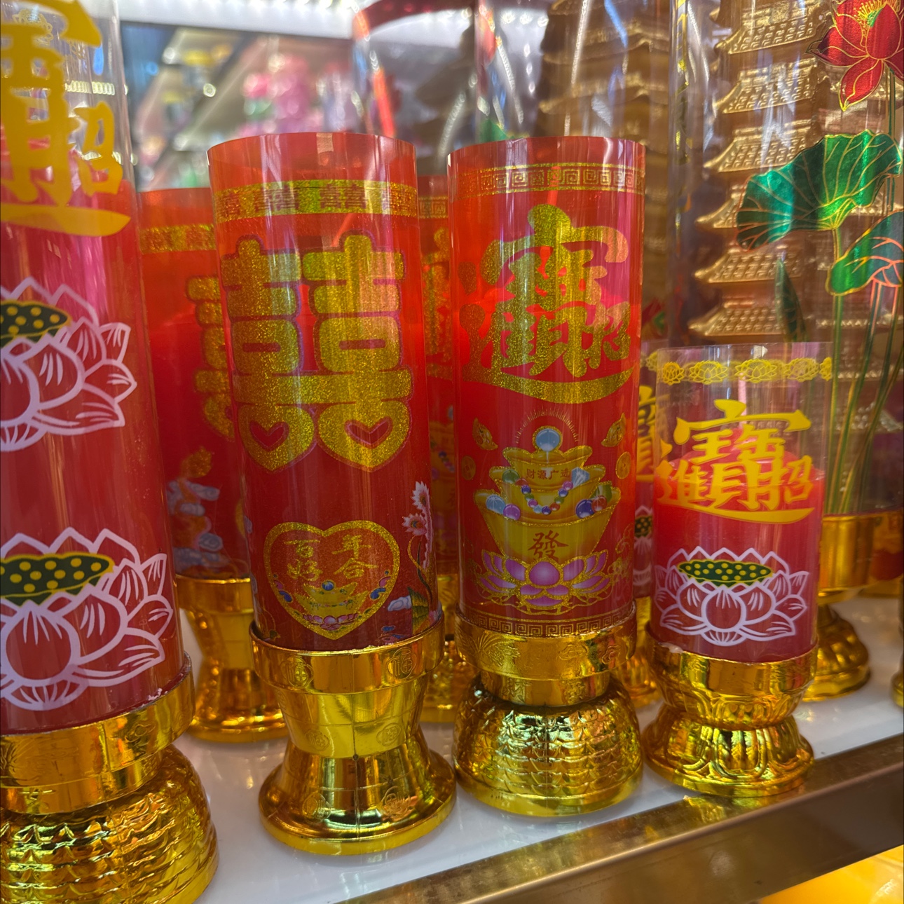 Buddhist pipe-free candle offerings for Buddha, Buddhist ritual offerings, pure handcrafted, long-lasting fragrance, lighting for Buddha red candles, customizable windproof candles, home offerings for Buddha, housewarming offerings Application Scenario