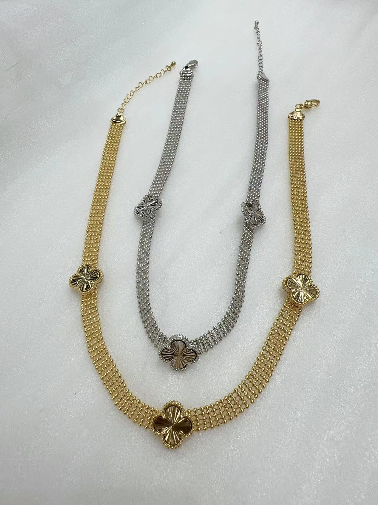 New four-leaf clover necklace 🆚 bracelet. Two colors are available. Copper is in stock Specification image