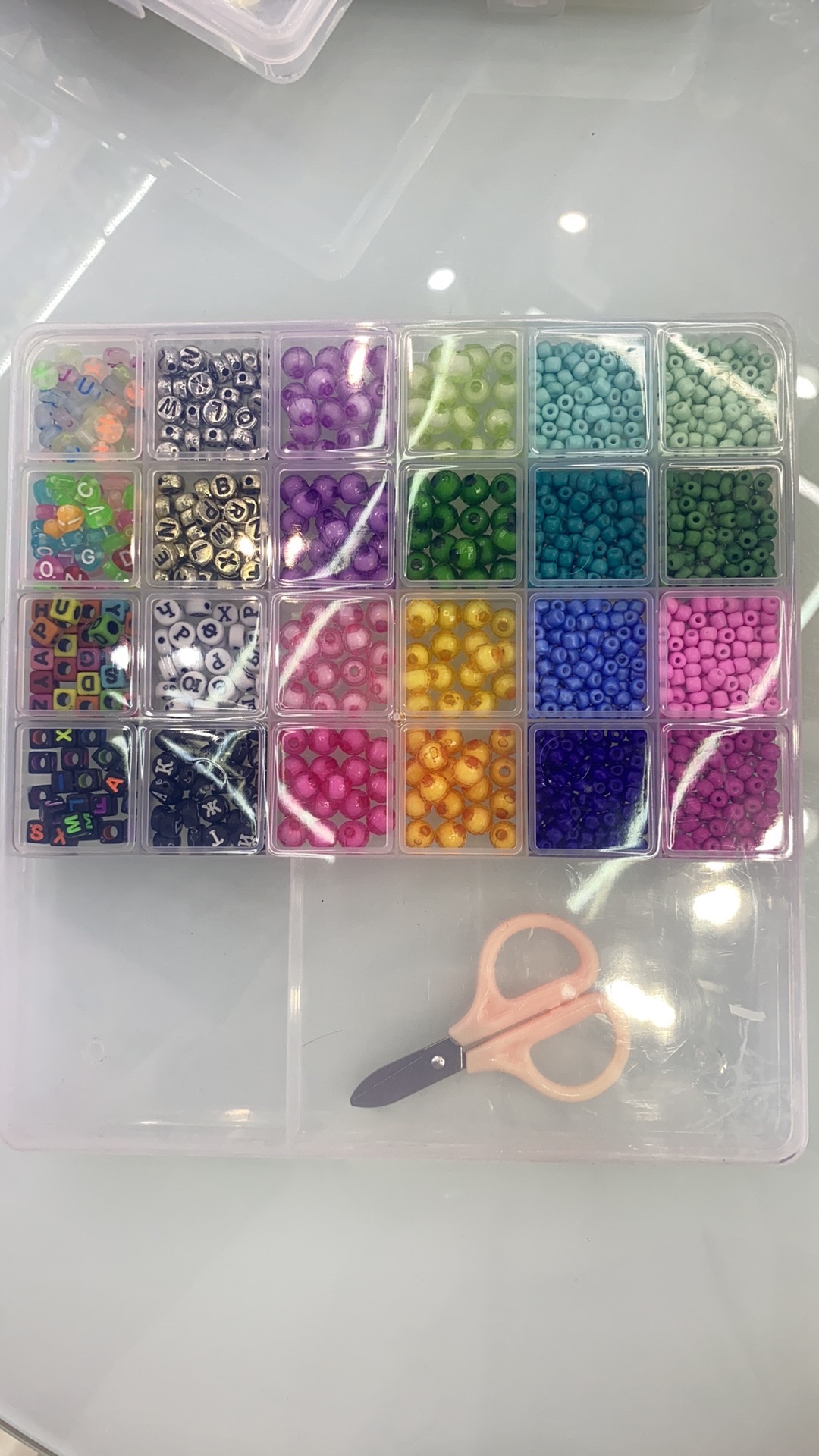 DIY串珠。手串 项链儿童手链 DIY串珠 饰品 项链圣诞亮片配件九字针胸卡夹扣不锈钢十字架朋克木块女孩玩具套装产品图