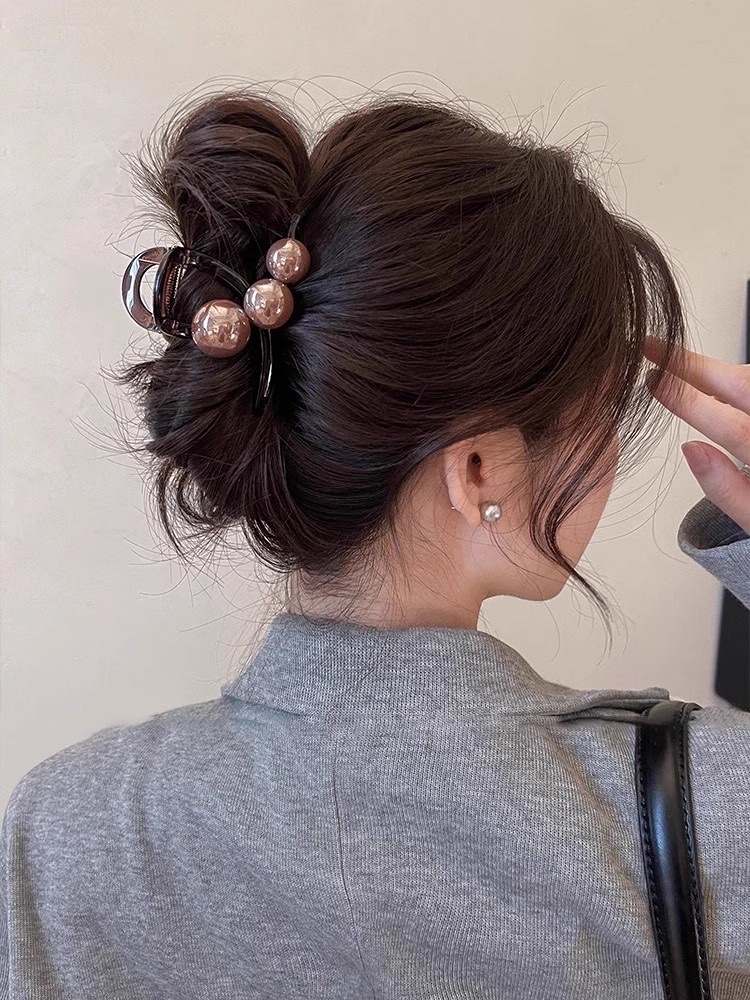 Korean pompom low-volume hairpin shark hairpin for women's back head 2025 new style high-end ladies' premium detail image 5