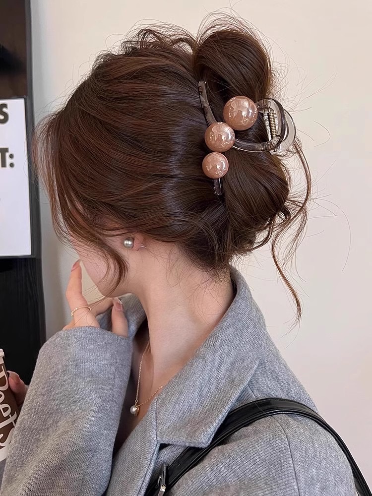 Korean pompom low-volume hairpin shark hairpin for women's back head 2025 new style high-end ladies' premium detail image 3