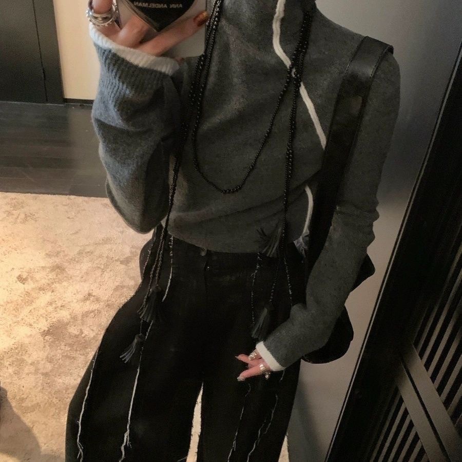 A long black beaded tassel necklace of the same style as Ouyang's, a new Chinese-style small xiang autumn and winter sweater chain neck, as an accessory detail image 8