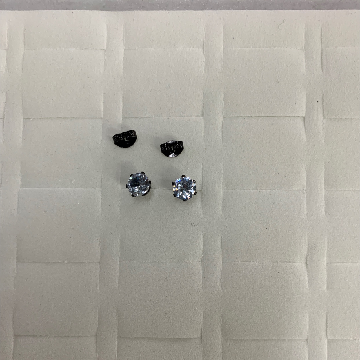 程洁不锈钢材质饰品批发时尚大方得体个性十足修身韩版潮不锈钢耳钉