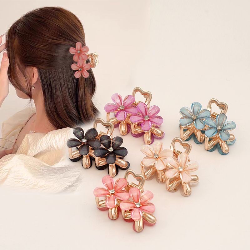 Korean style, water diamond flower, half hair clip at the back of the head, medium-sized, exquisite and high-end, back of the head updo, hair clip, hair accessory, headwear