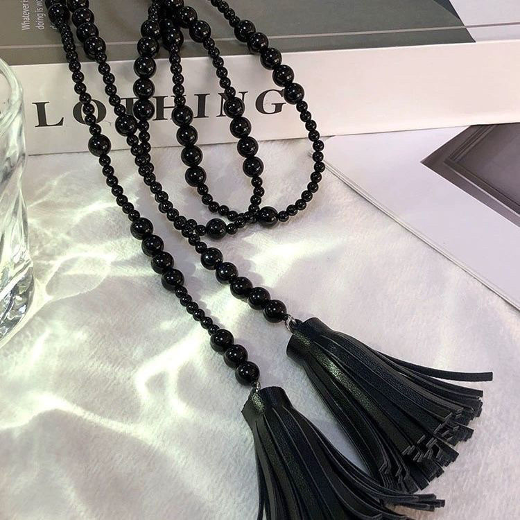 A long black beaded tassel necklace of the same style as Ouyang's, a new Chinese-style small xiang autumn and winter sweater chain neck, as an accessory detail image 5