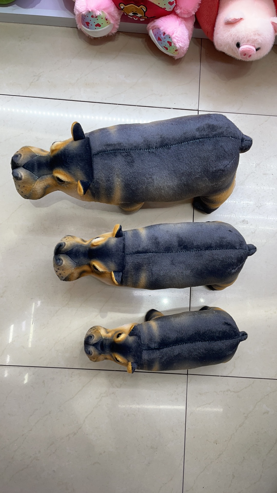 毛绒玩具/公仔/毛绒公仔学生短款卡通/猪小屁/布偶产品图