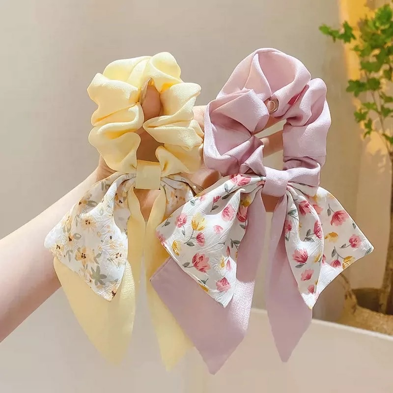 Floral bow, large intestine hair band, women's ribbon, hair band, hair rope, high-end style, hair flower, hair accessory, hair accessory, hair band Application Scenario