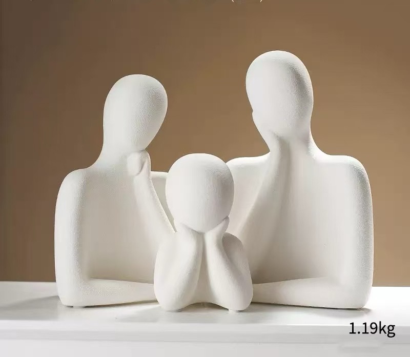 Ceramic family of three ornaments details Picture