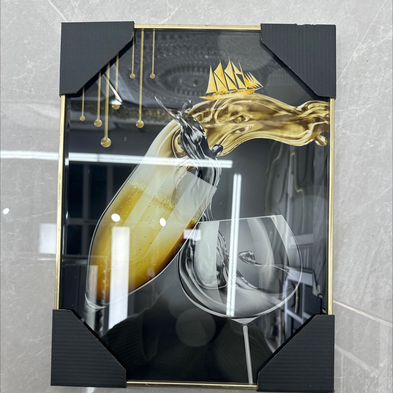 Restaurant wine glass picture frame detail image 1