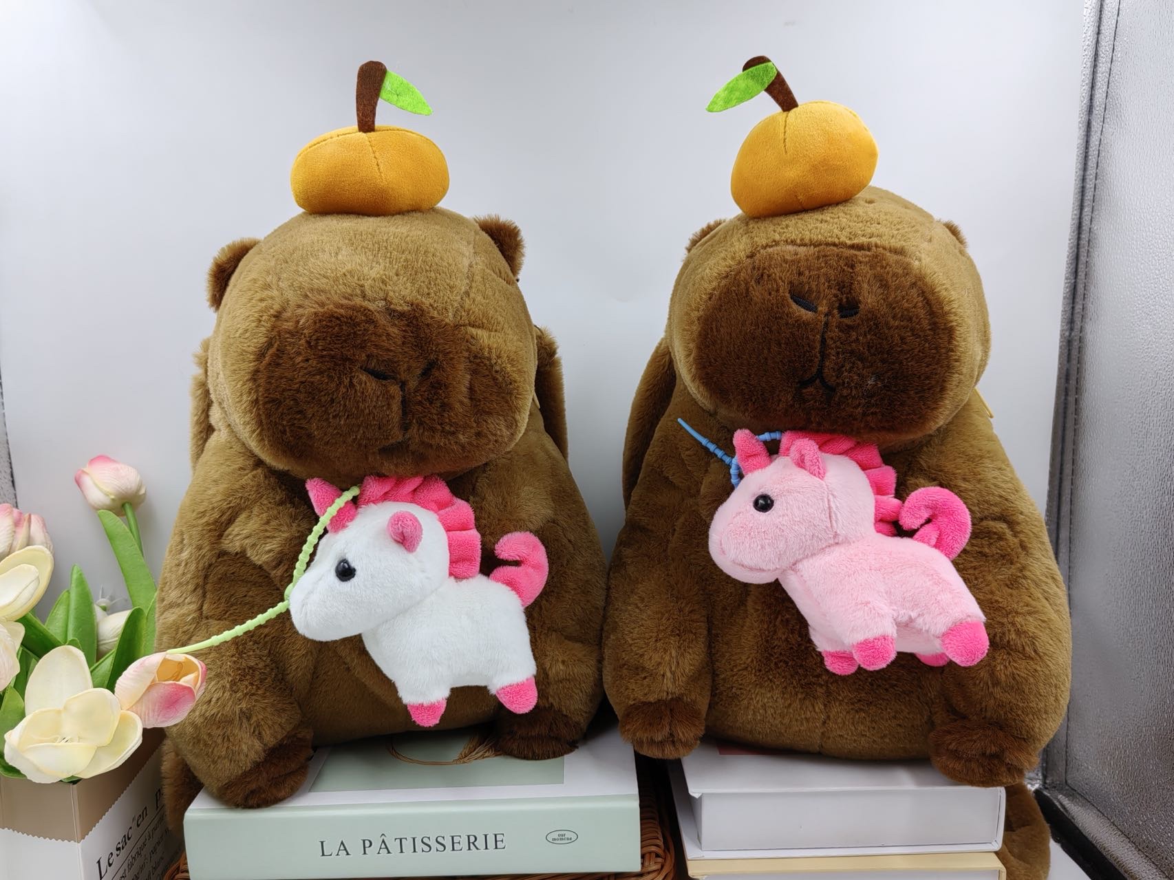 Cross-border wholesale Capibara backpack dolls, cute backpacks, capybara schoolbags, popular plush backpack figurines Application Scenario