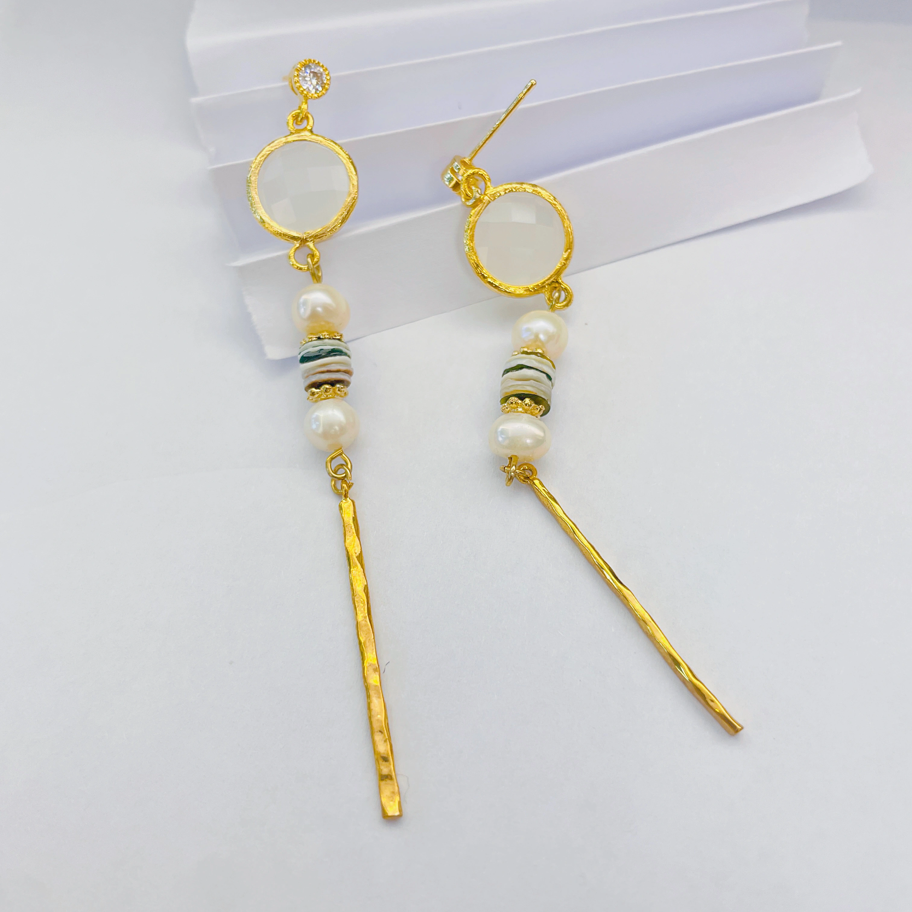 New Chinese-style national trend retro jewelry, enamel, niche titanium steel earrings, oil drip tassels, pearl, ancient-style earrings, stainless steel earrings detail image 5