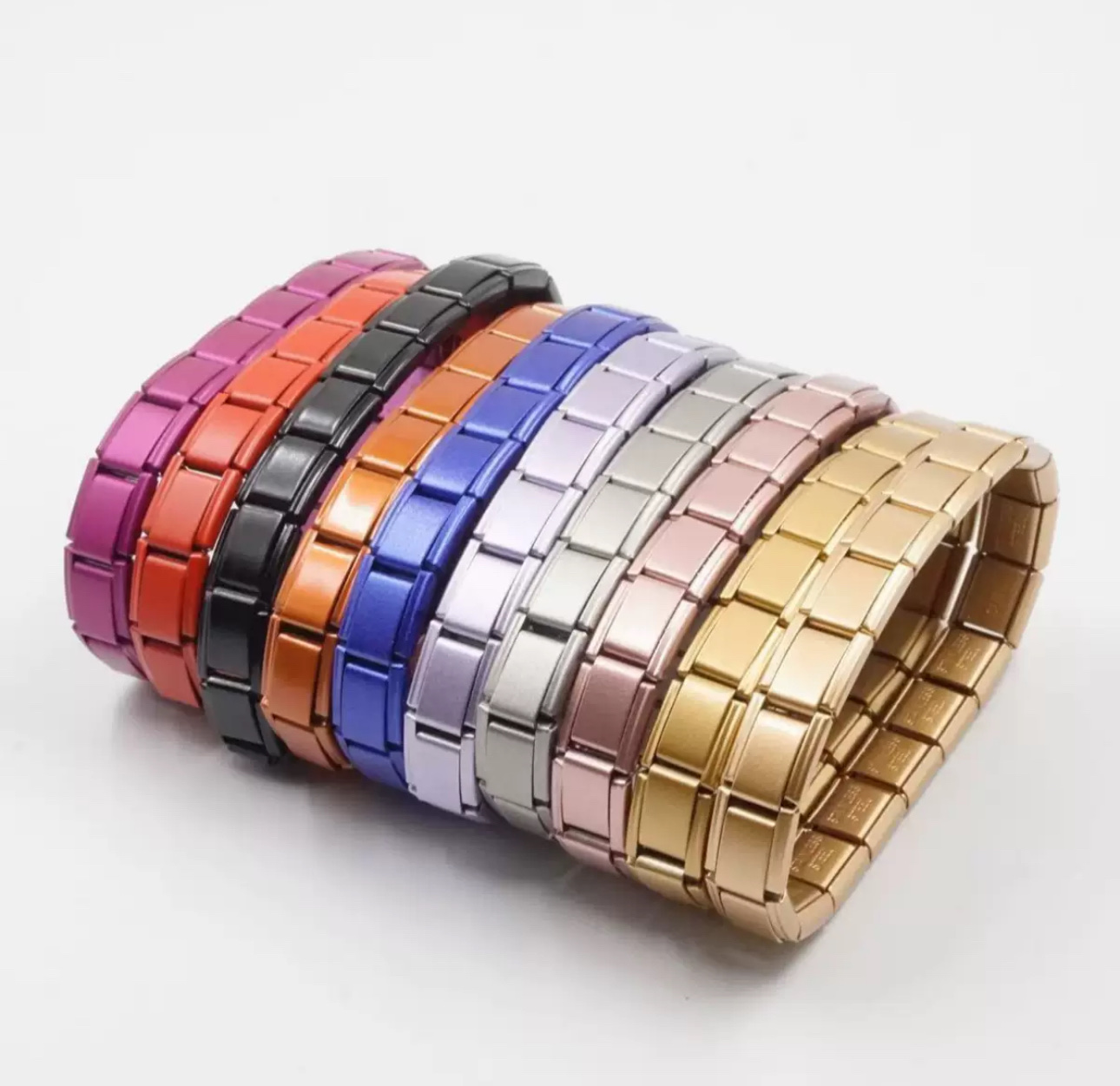 Stainless steel elastic bracelet for export, exquisite elasticity, detachable, freely spliced, no color fading, real gold electroplating, European and American popular elements, fashionable, simple, trendy and personalized, suitable for both men and women, wholesale and customization detail image 1