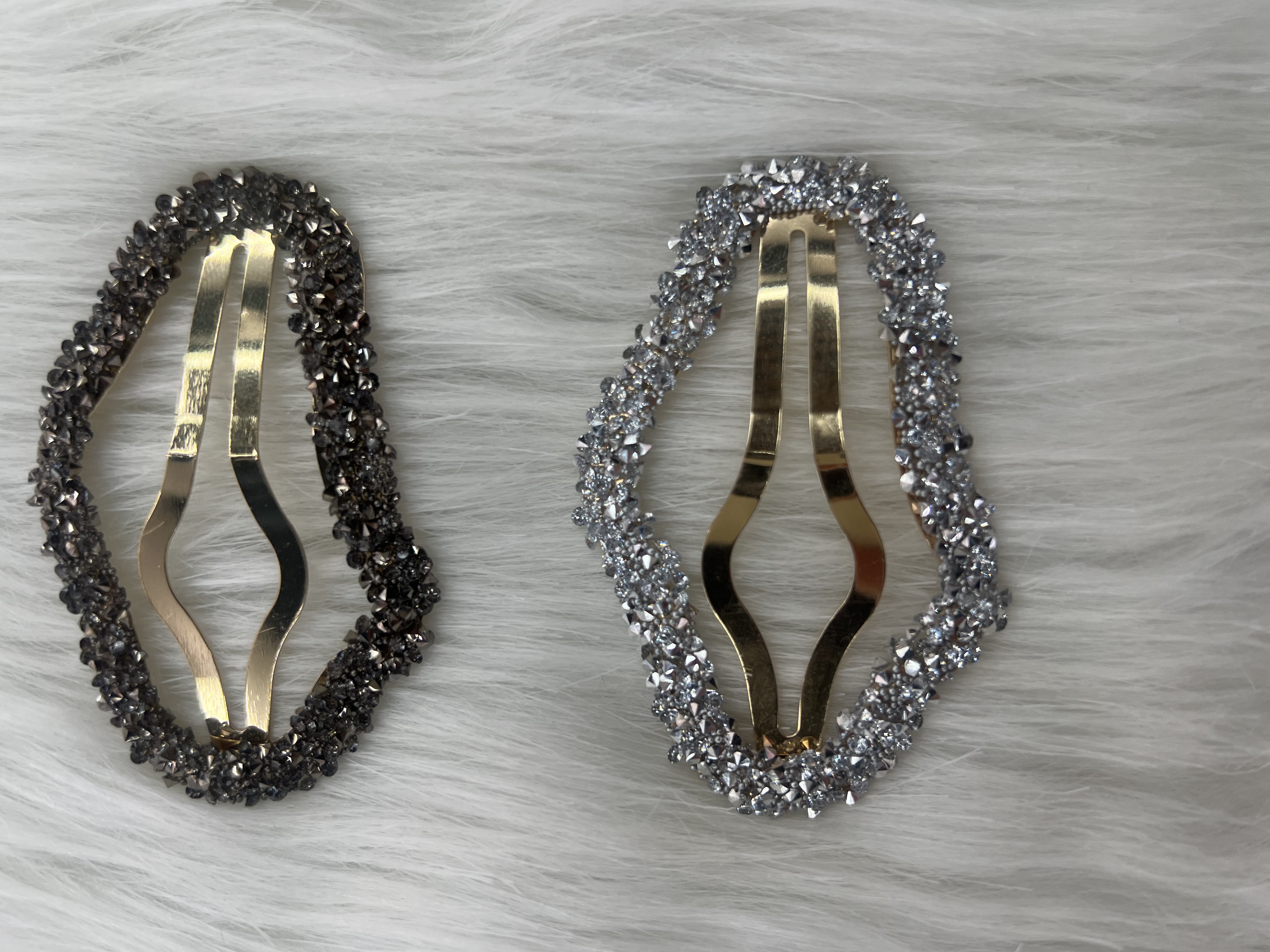 Tianyi Accessories selects a wide range of popular headwear from street stalls, including various styles of hair ties and clips. It is a must-have hair accessory for fashionable girls detail image 3