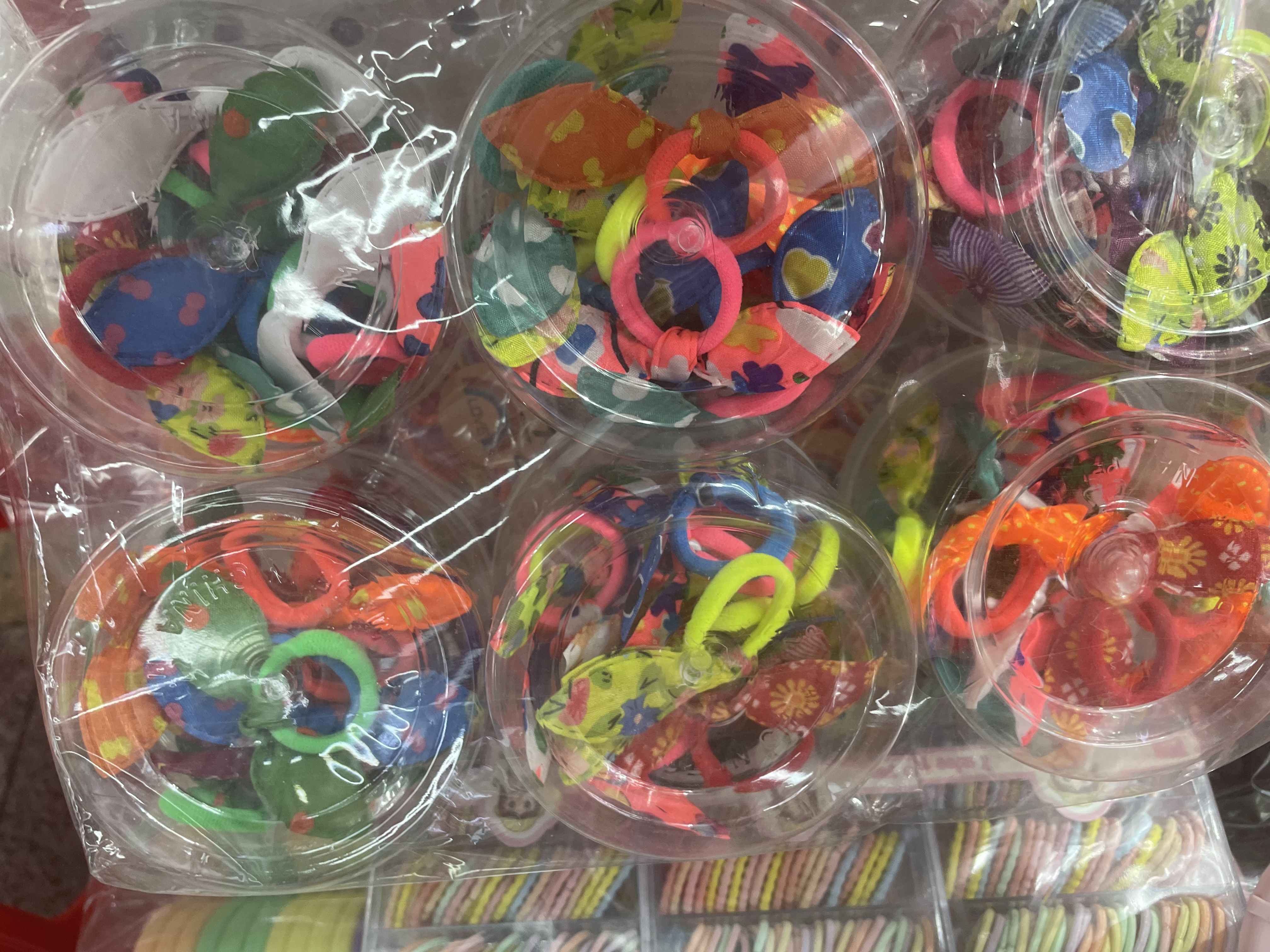 莉伟饰品精选地摊热销款头饰 多款式头绳抓夹随机发货 时尚女士发饰批发头饰