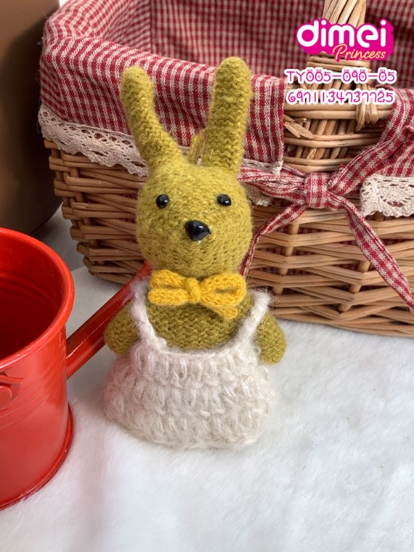 小兔子挂件毛绒穿衣服潮流款详情图3