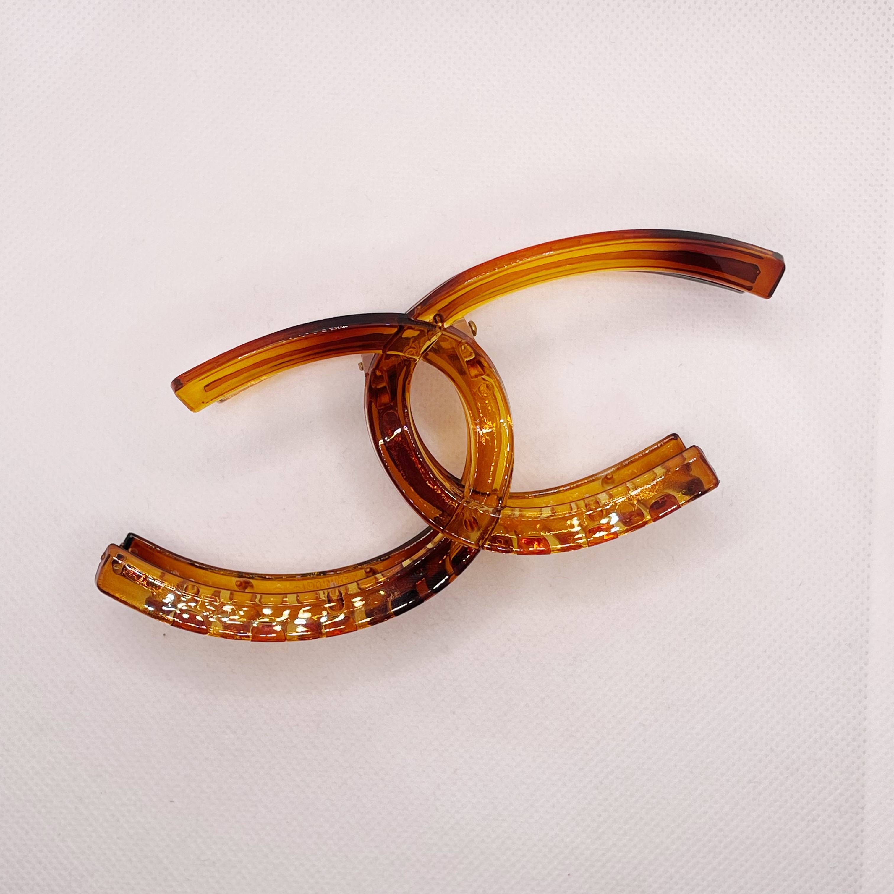 Simple solid color, individual and fashionable X-shaped girl style, rose pink grab clip, fragrant black and white lazy plate hair clip, shark clip detail image 5