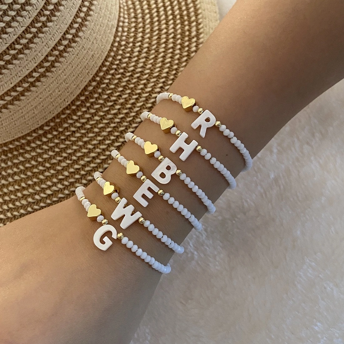 European and American cross-border English 26-letter shell beaded bracelet necklace, metal heart design sense bracelet, Amazon detail image 4