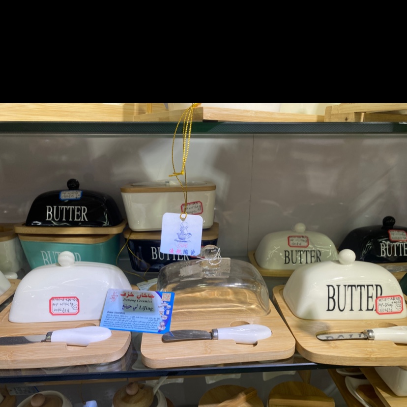 陶瓷餐具、茶具、咖啡具、餐盘、储物罐、牛油盒、调味罐、调味瓶、油瓶、保鲜碗、烤盘、披萨盘、胡椒瓶、果碟、果盘、面包盒、蛋糕盘、雪糕杯、果汁杯、汤锅、礼品餐具、礼品茶具咖啡具、电镀金色银色杯碟、金色银色餐具茶具咖啡具、壶、咖啡杯碟、 Application Scenario