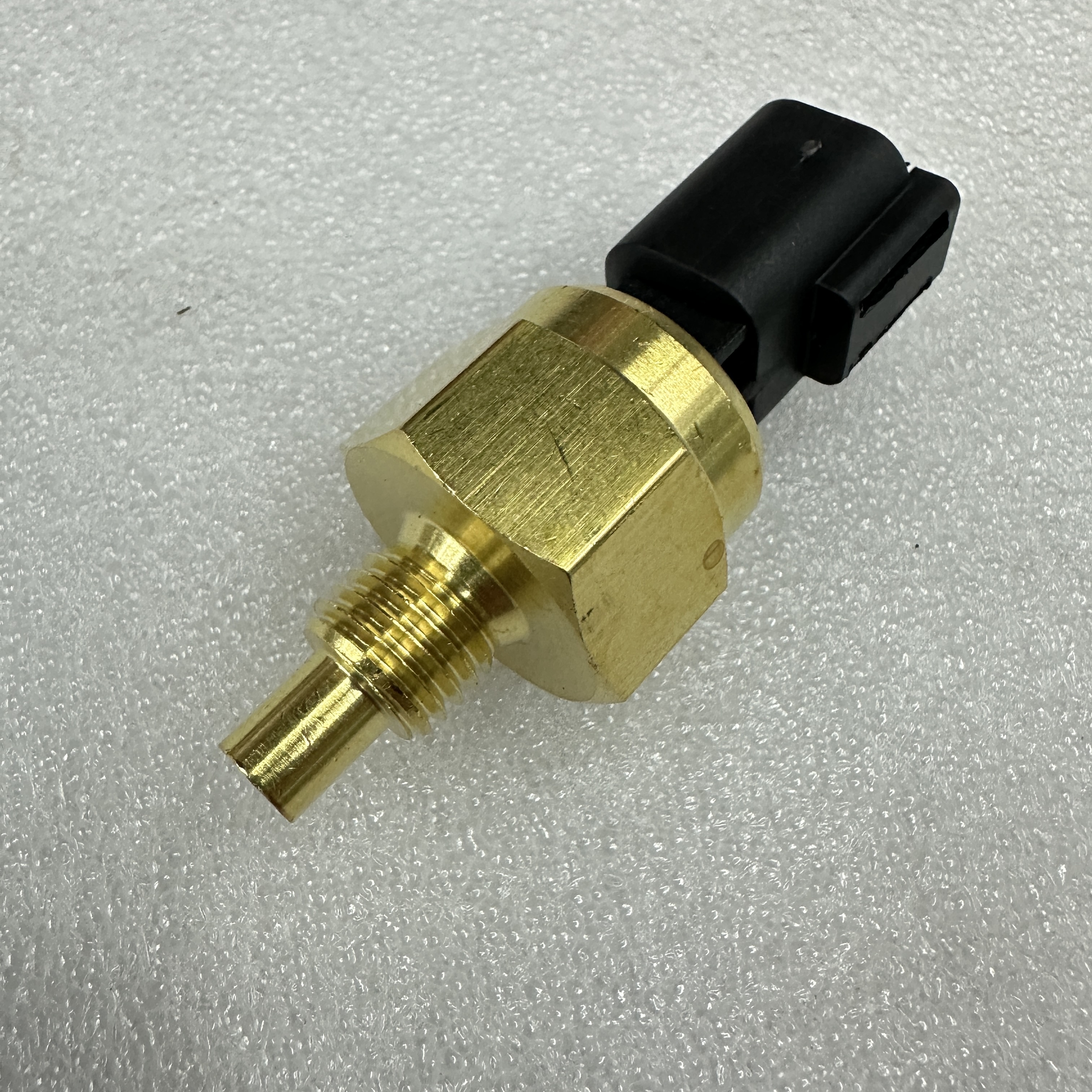 The engineering vehicle parts are suitable for JCB 2CX and 3CX temperature sensors 320/04554 from JCB
