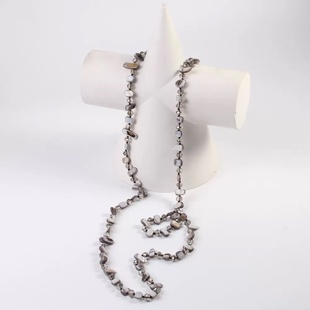 Women's necklace with a patchwork style, crystal hand-woven necklace. Factory direct sales. Welcome to customize with samples. European and American creative cross-border bestsellers. Bohemian colorful shells Specification image