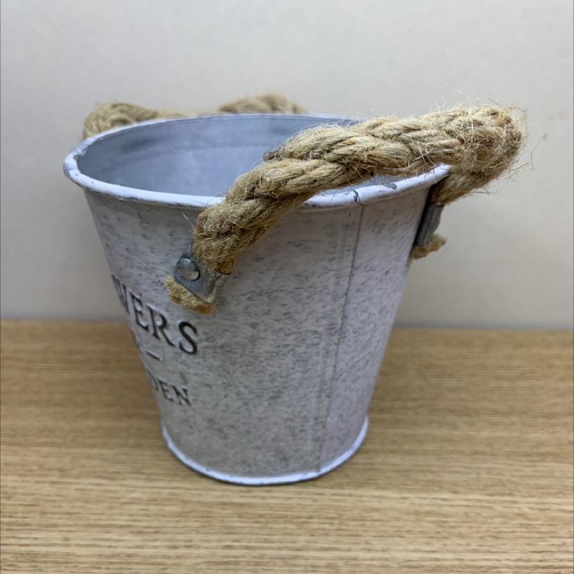 铁艺花盆麻绳小铁桶欧式风格园艺复古风格花瓶细节图