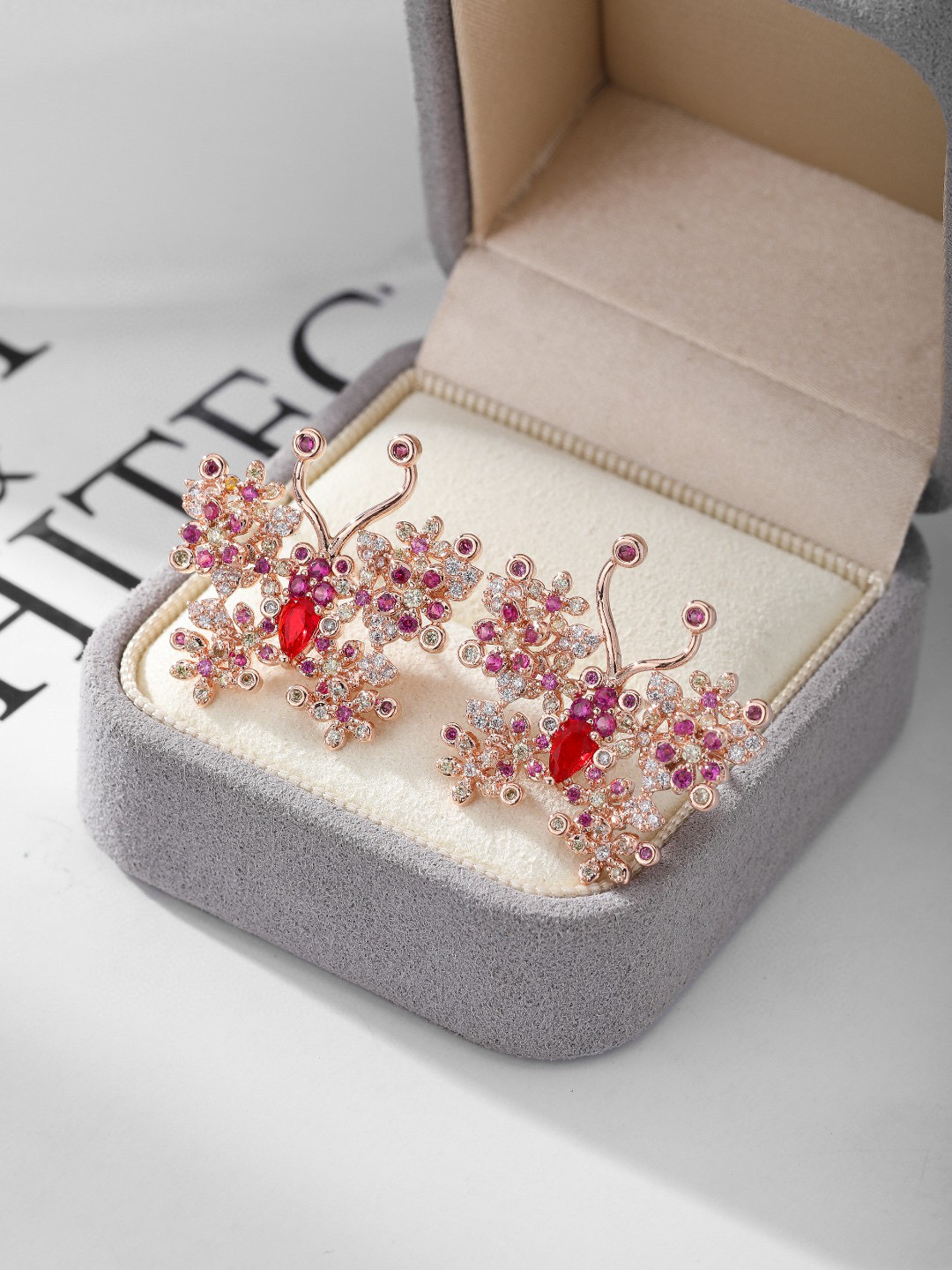 玫瑰金磨砂耳钉 高级感饰品 简约时尚耳环 独特设计耳饰 优雅女士耳环耳饰饰品详情图3