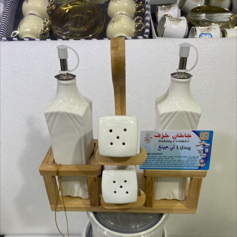 陶瓷餐具、茶具、咖啡具、餐盘、储物罐、牛油盒、调味罐、调味瓶、油瓶、保鲜碗、烤盘、披萨盘、胡椒瓶、果碟、果盘、面包盒、蛋糕盘、雪糕杯、果汁杯、汤锅、礼品餐具、礼品茶具咖啡具、电镀金色银色杯碟、金色银色餐具茶具咖啡具、壶、咖啡杯碟、 thumbnail