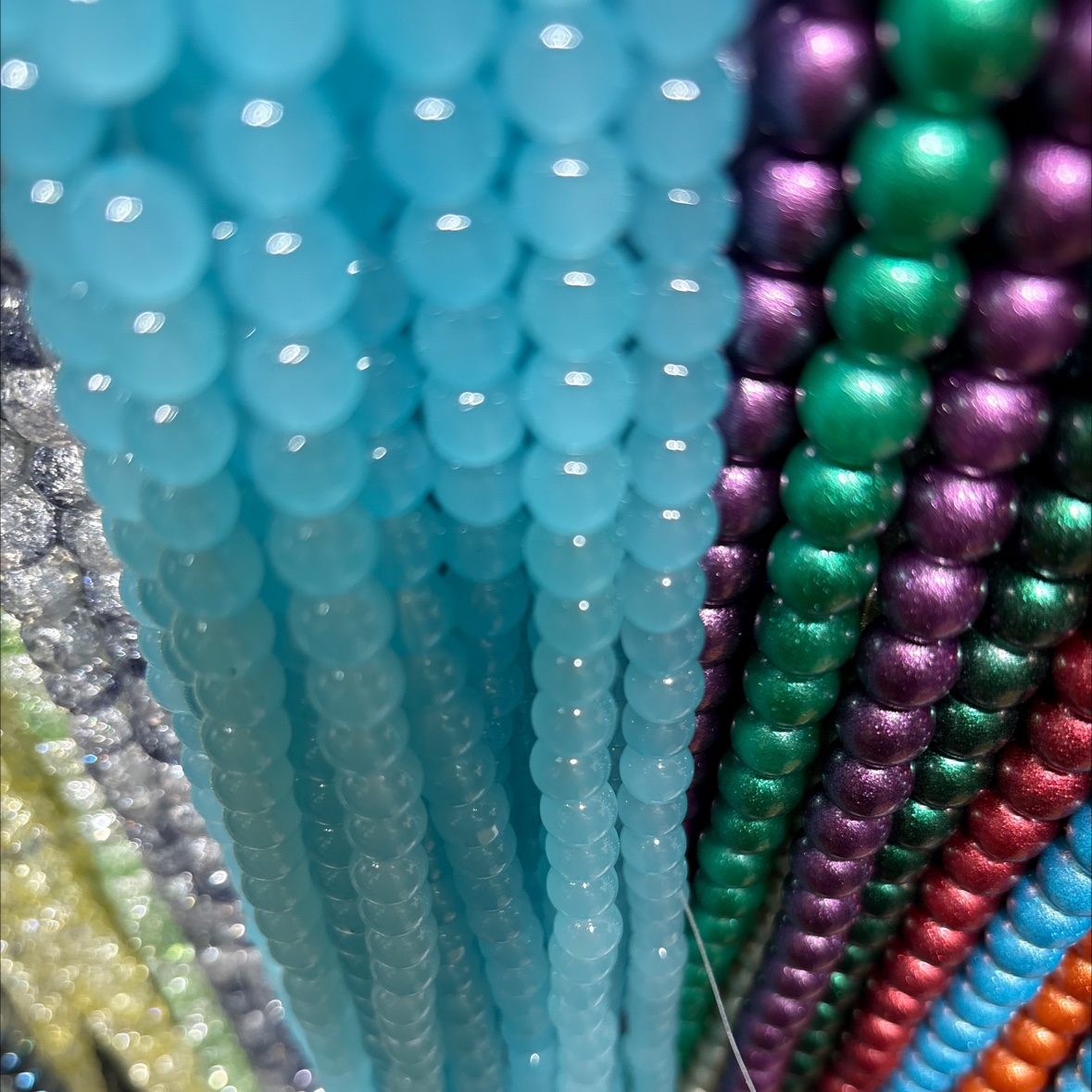 Glass bead and loose bead set, bead DIY material package, rice bead bracelet, necklace, jewelry making accessories, bead and loose beads Application Scenario