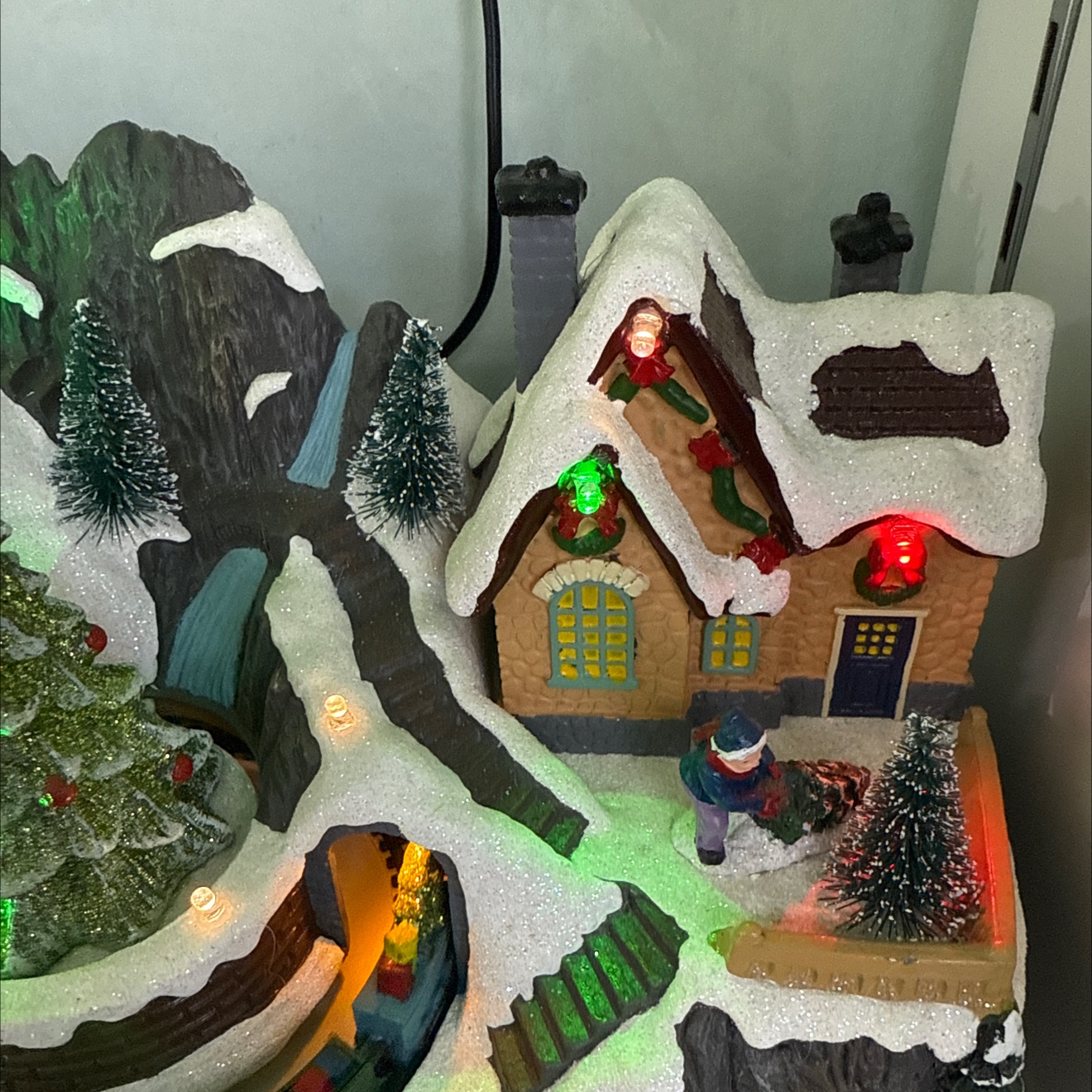 日用树脂工艺品 独特设计树脂工艺品 家居装饰品
白底实物图