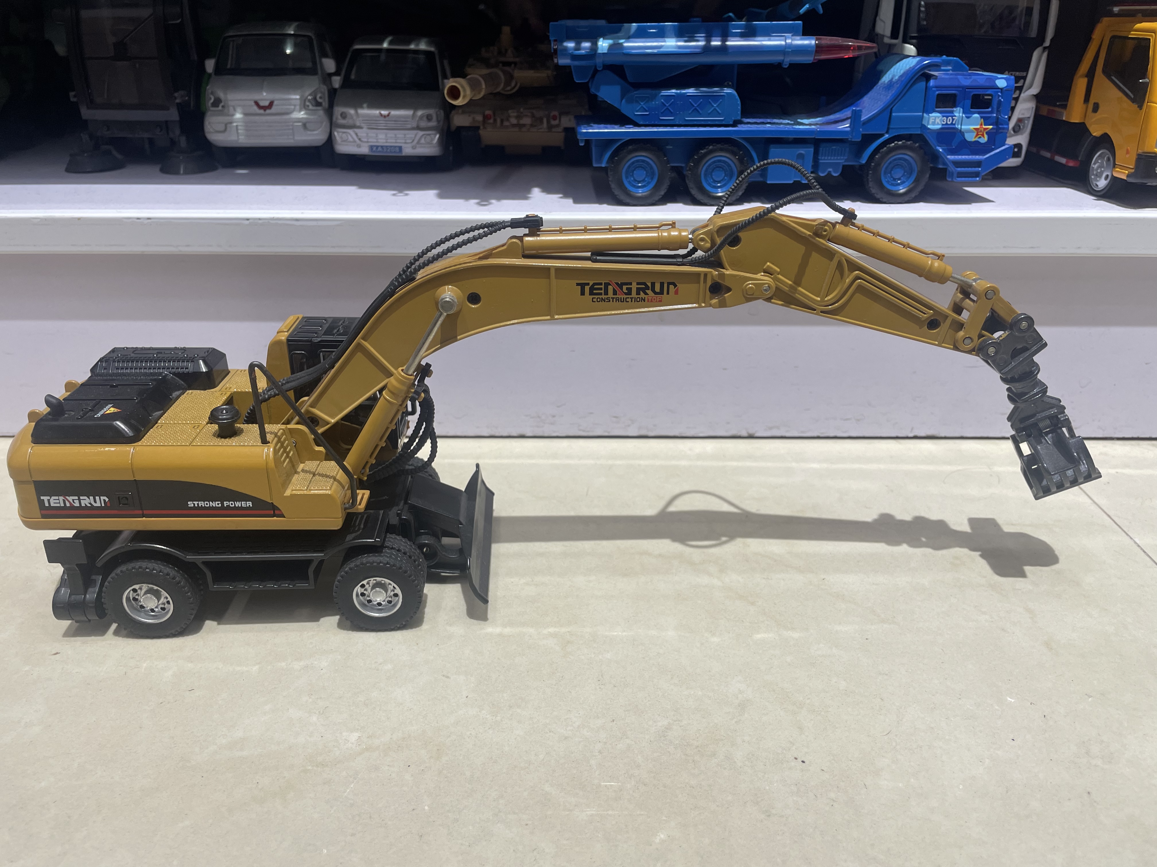 重合金工程轮式抓木机细节图