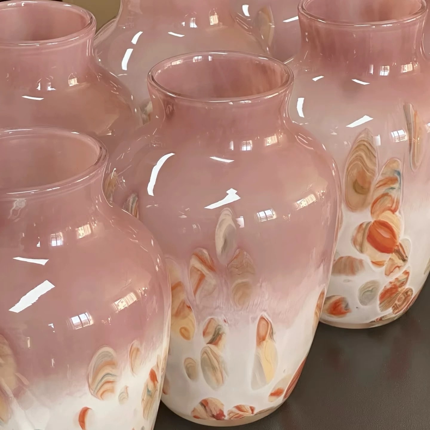 A particularly beautiful vase with a light luxury and high-end design sense, a niche mid-style glass and glazed living room decoration vase detail image 4