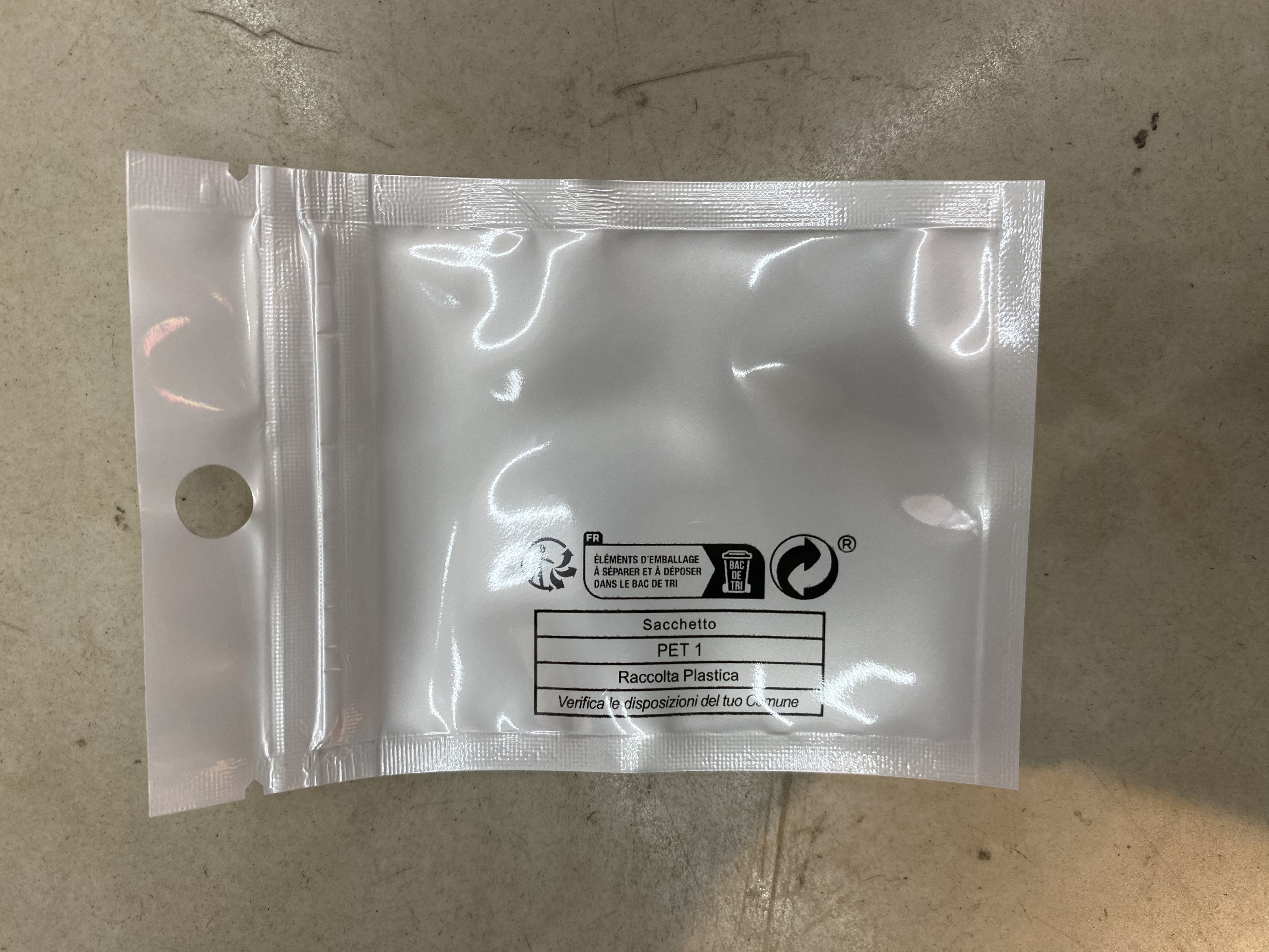 Three-sided sealing with pearlescent film detail image 4